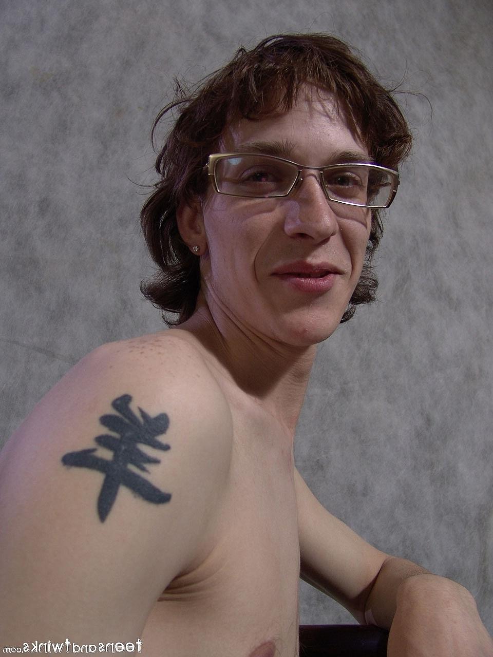 20P Nerdy twink with a skinny body Sacha strips and jerks off his cock