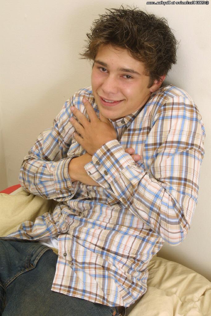 20P Teenage boy Brian 1 masturbating until he ejaculates in a bedroom solo