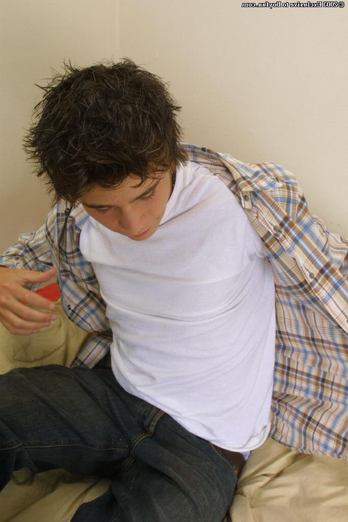 20P Teenage boy Brian 1 masturbating until he ejaculates in a bedroom solo