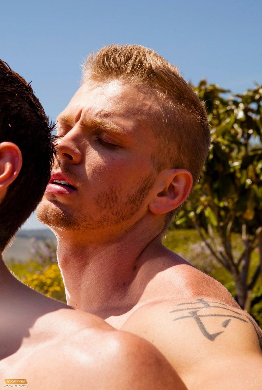 20P Gays James Huntsman and Dominic Reed suck each other's dick before outdoor sex