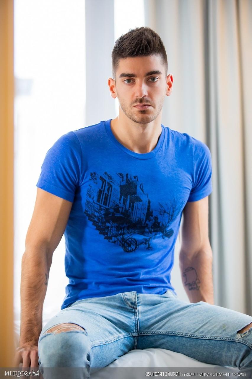 20P Gay men Edward Terrant & Raphael Louis blow each other after having anal sex