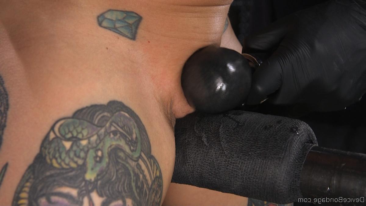 20P Dispositivo Bondage Joanna Angel