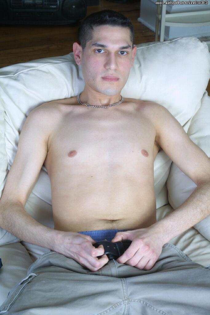 20P Gay Caucasian hunk Sean unveils his hairy big booty and jerks off