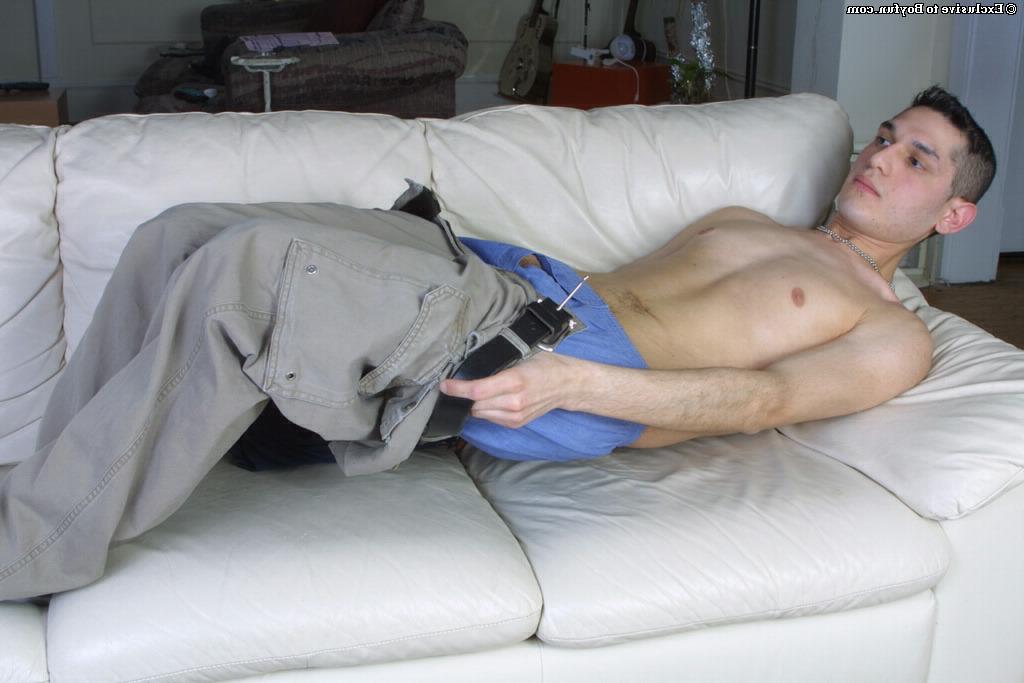 20P Gay Caucasian hunk Sean unveils his hairy big booty and jerks off