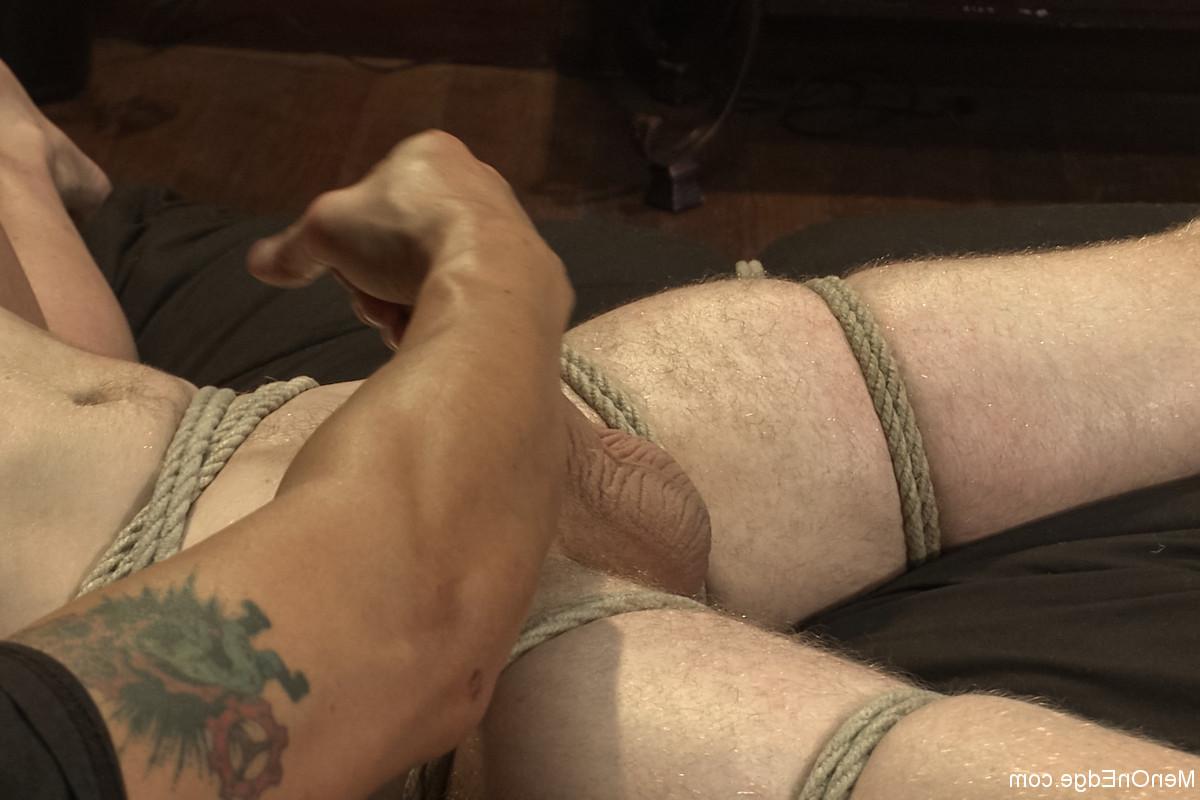20P Men On Edge Jeremy Stevens, Sebastian Keys