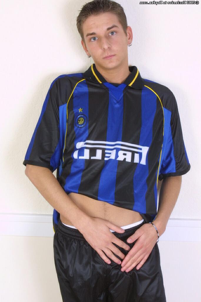 20P Gay soccer player Todd strips his uniform and wanks his big cut dick