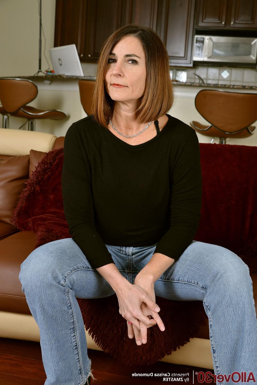 20P Sexy Frau mit perfekten großen Titten Carissa Dumonde präsentiert ihren Körper