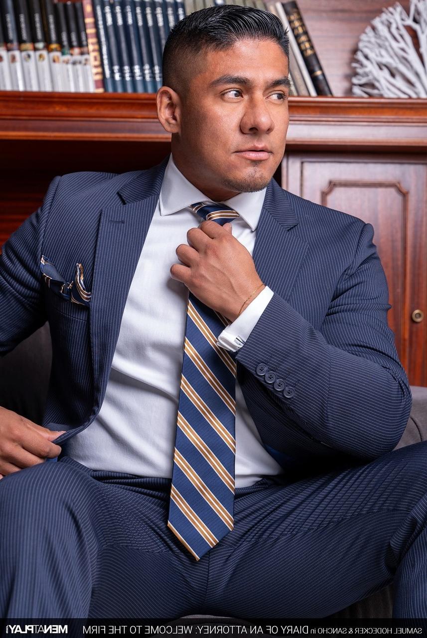 20P Hot bodybuilders Samuel Hodecker and Sancho fuck hard in sexy suits