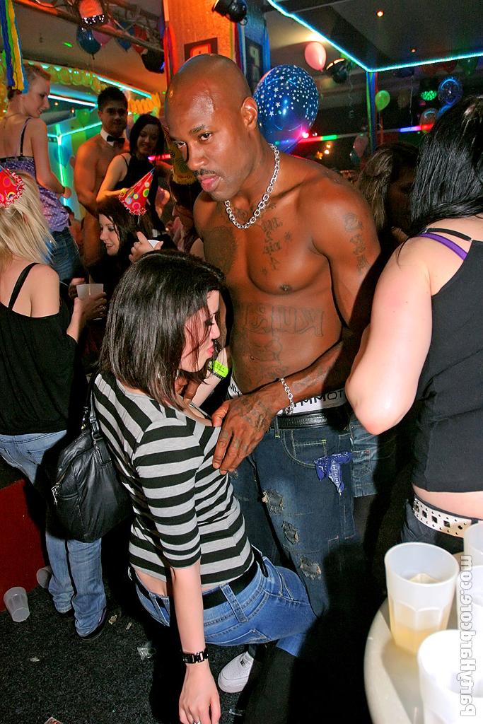 16P Naughty amateur gals getting wet and horny at the night club party