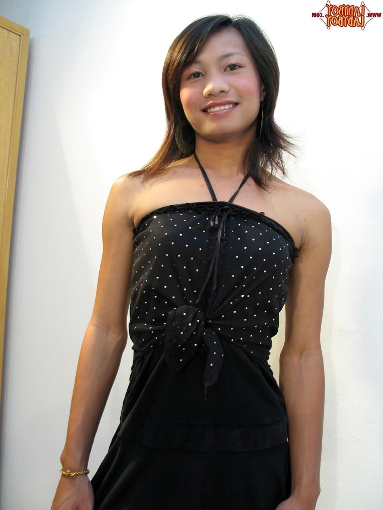 16P Asiatique TGirl Glace