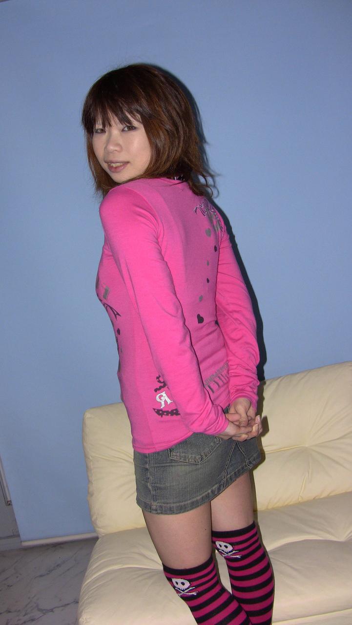 20P A amadora japonesa Miki Hoshikawa expõe seu peito suculento e bunda grande