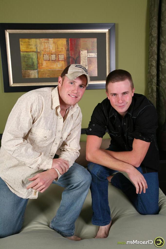 20P Cowboys gays Dakota e Levi 2 fazem sexo anal hardcore em um quarto de hotel