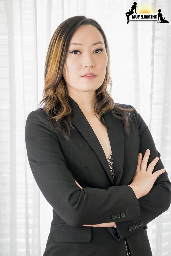 15P Grooby Girls performed by Amy Sun Naked Pics