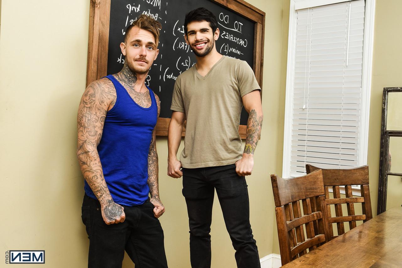 17P Tattooed fags Brian Michaels & Ty Mitchell bareback fuck on the dining table