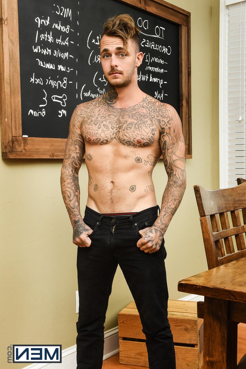 17P Tattooed fags Brian Michaels & Ty Mitchell bareback fuck on the dining table