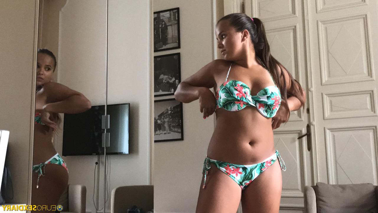 20P Adolescente amateur caliente con grandes tetas Olivia follada y llena de creampie en sexo POV
