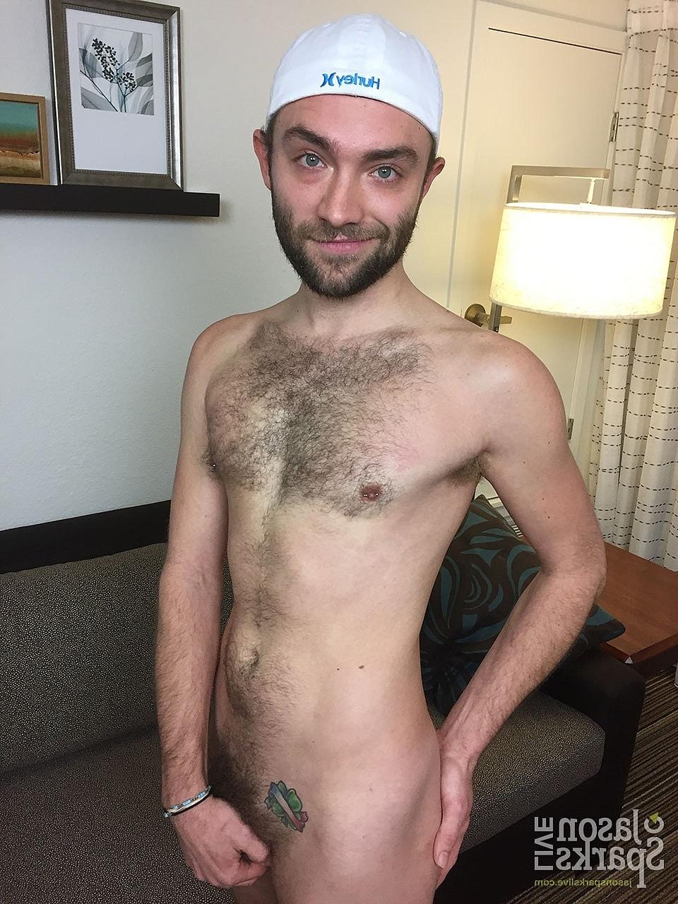 20P Los hombres gay Toby Knight y Dakota Long se maman y tienen sexo anal duro