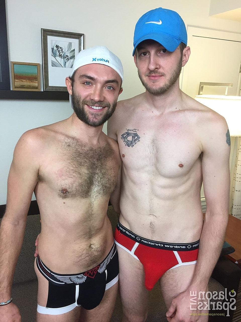 20P Los hombres gay Toby Knight y Dakota Long se maman y tienen sexo anal duro