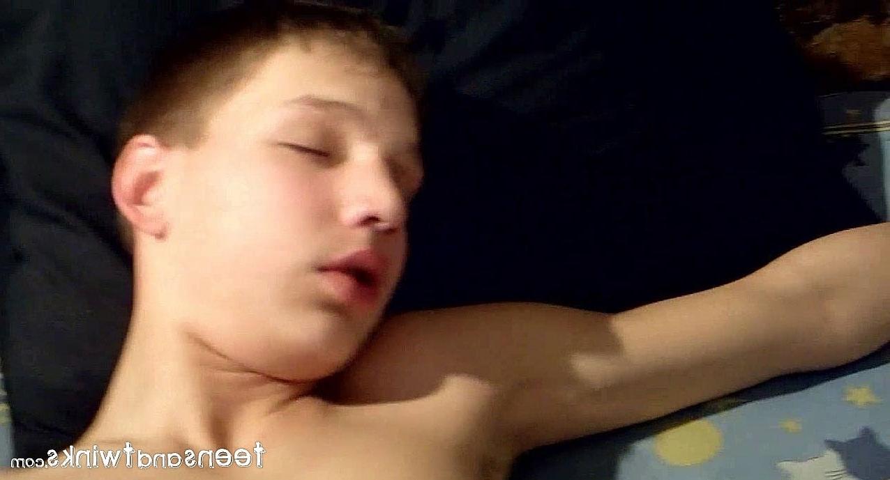 20P Skinny twink Sydney gets an anal fingering & a handjob while sound asleep