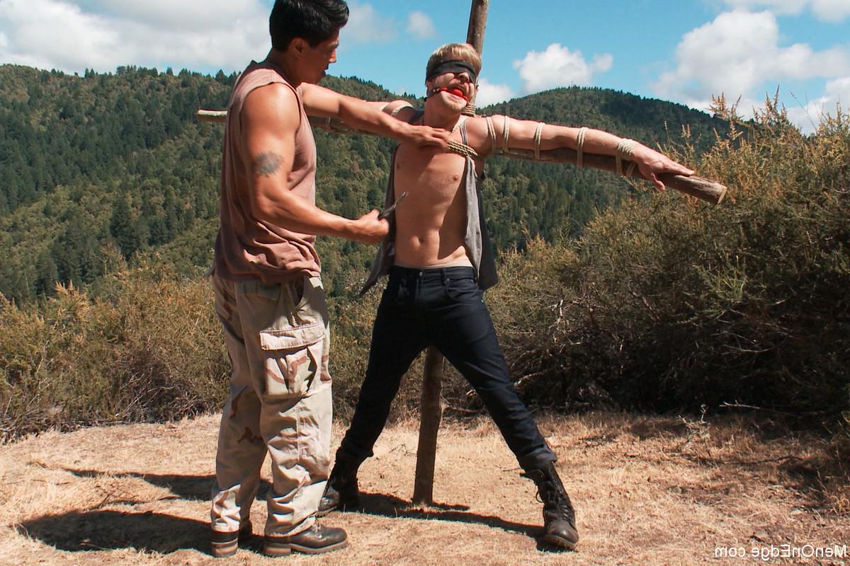 20P Men On Edge Logan Stevens