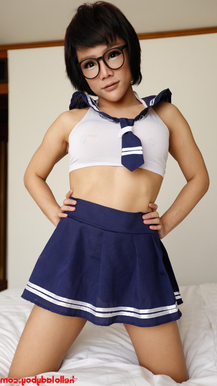 12P Hello Ladyboy 演奏：Jam Hot Photos