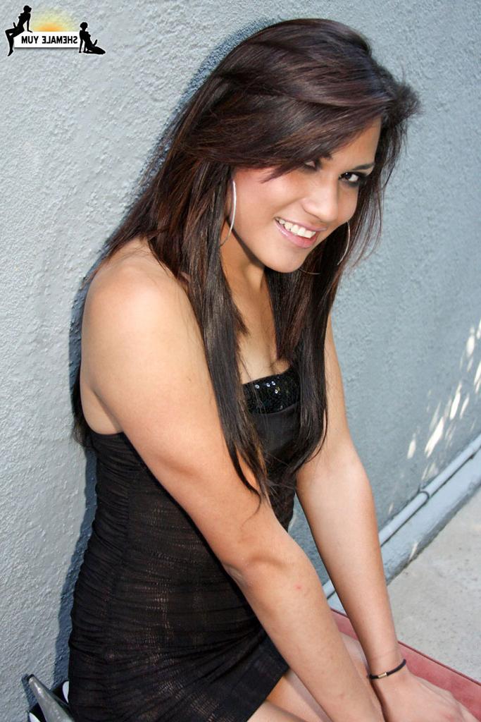 15P Photos de filles Grooby nues