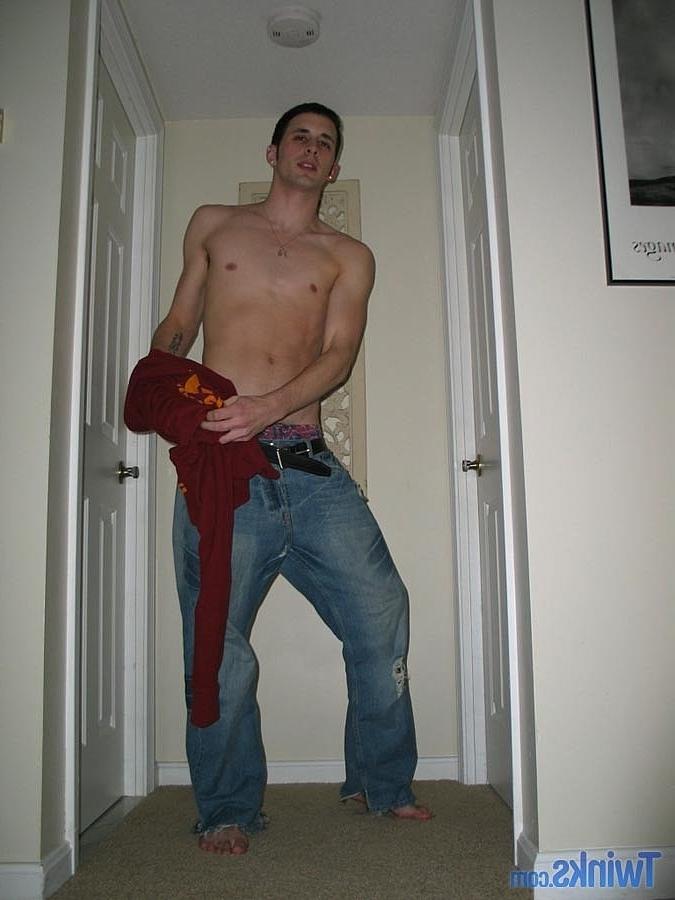 20P Shaved-headed gay boy Nate L stripping and masturbating in the hallway