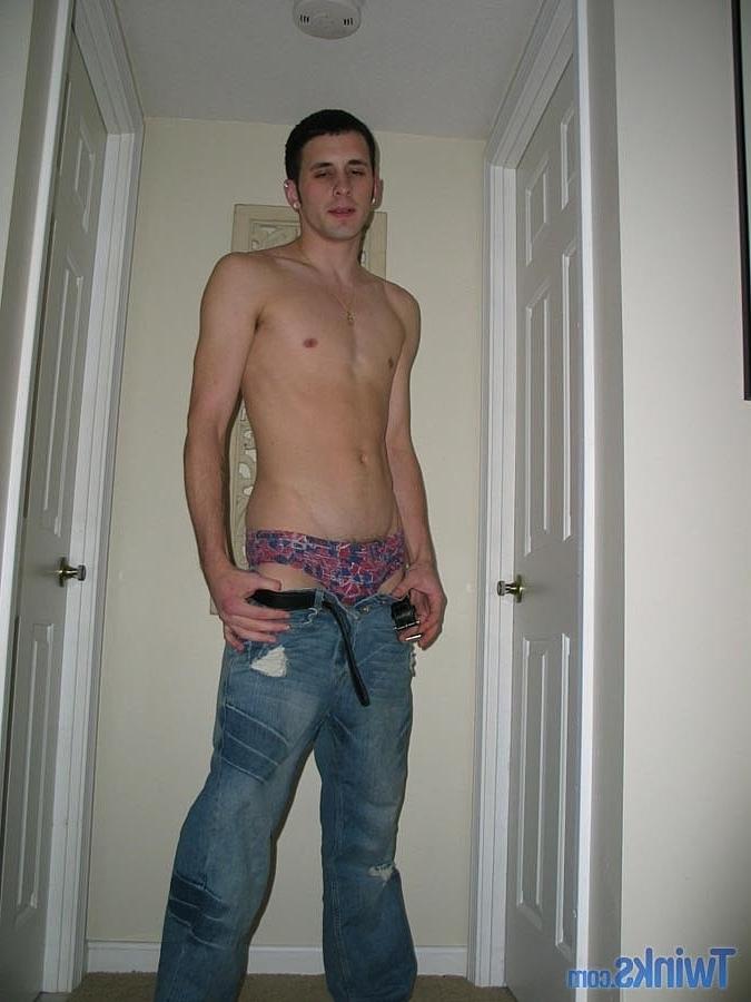 20P Shaved-headed gay boy Nate L stripping and masturbating in the hallway