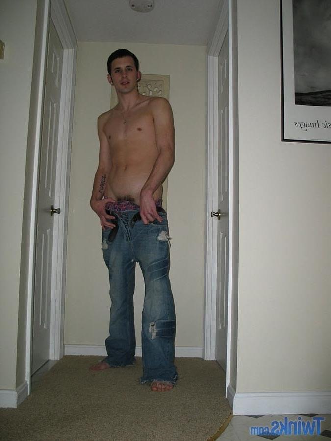 20P Shaved-headed gay boy Nate L stripping and masturbating in the hallway
