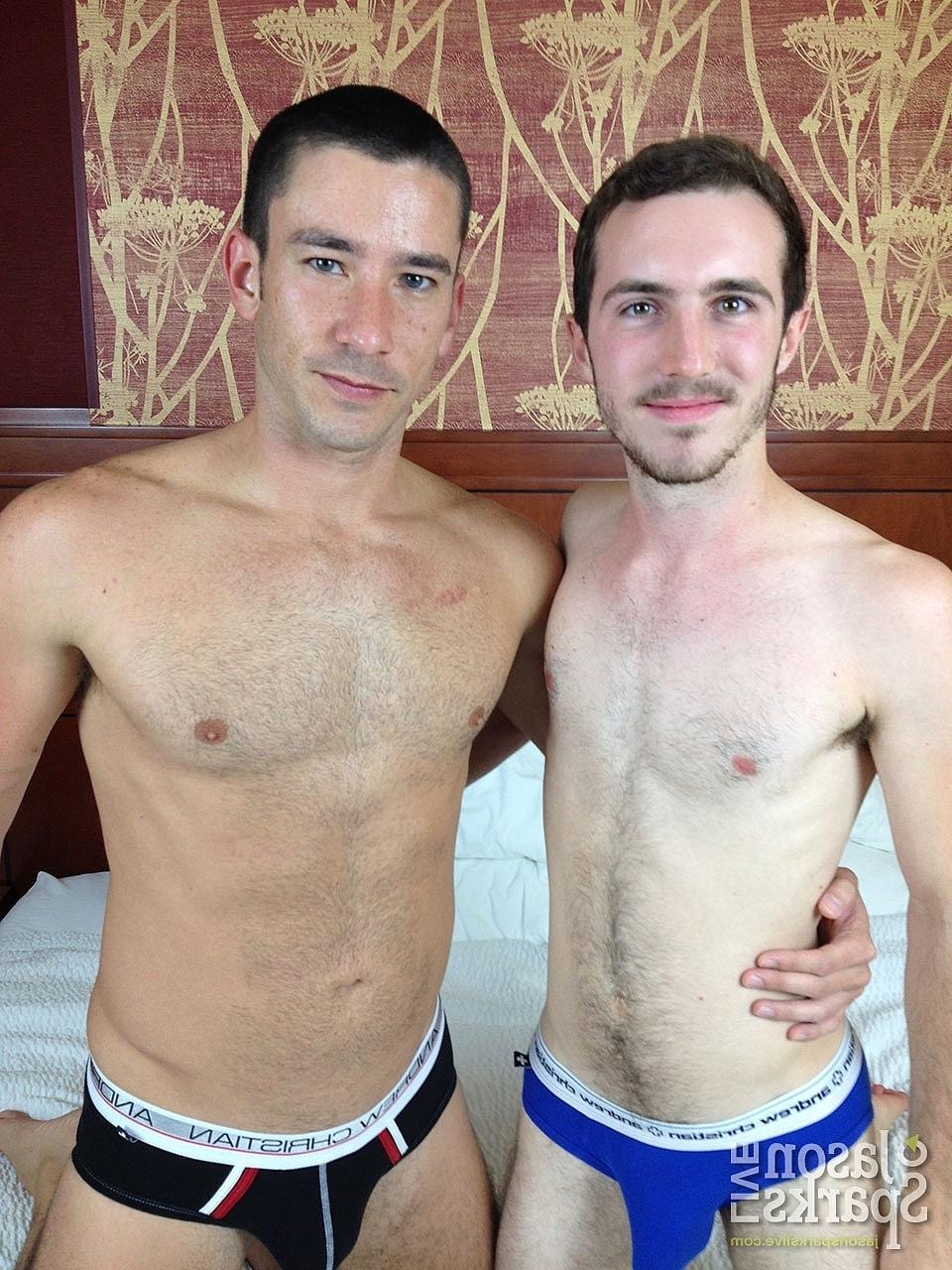 20P Casal gay Owen Powers e Cody Ross desfrutam de sexo anal estilo cachorrinho