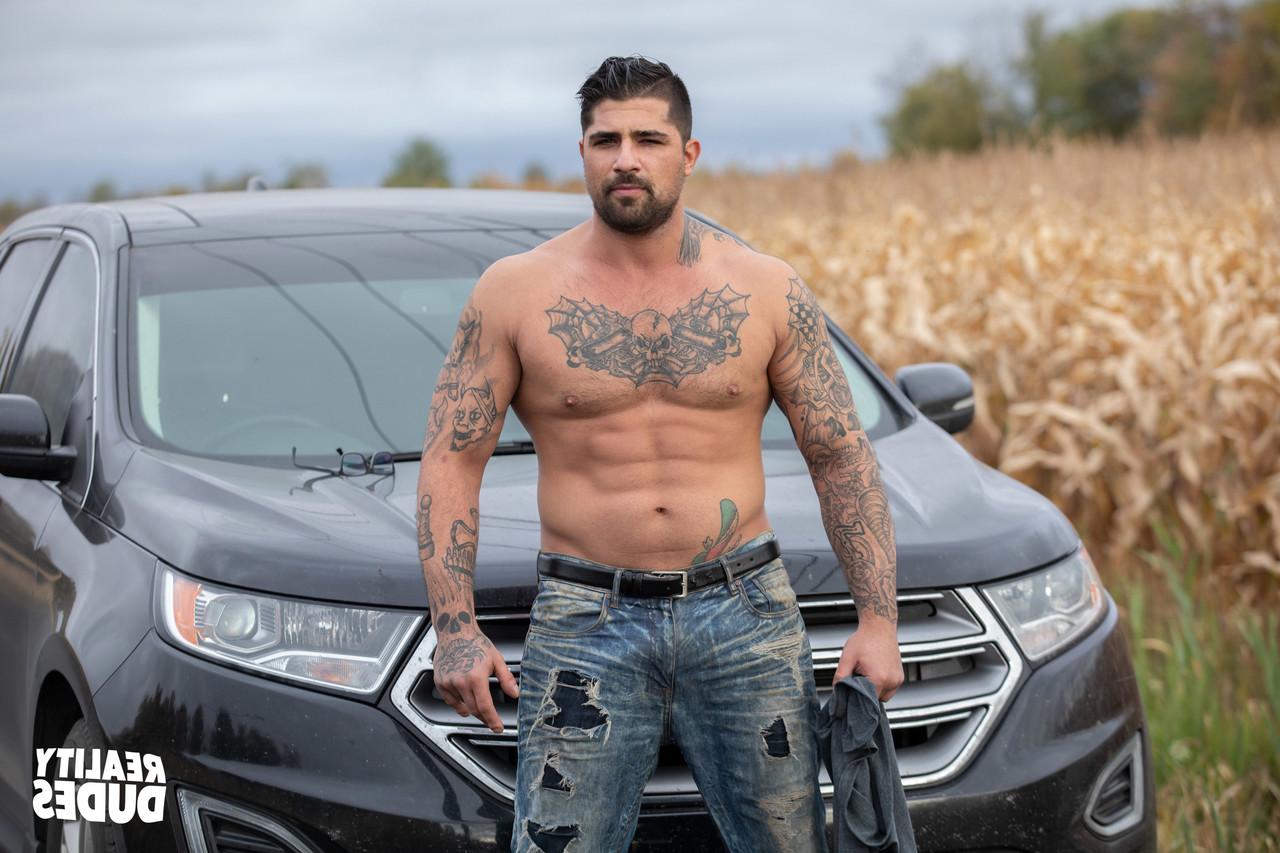 18P O jogador de futebol gay Ryan Bones é fodido pelo padrasto Felix Odair