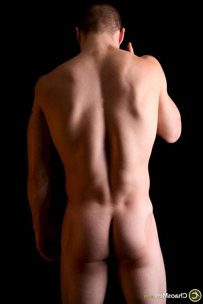 20P Muscular stud Franke strips fully naked and shows off his big cock