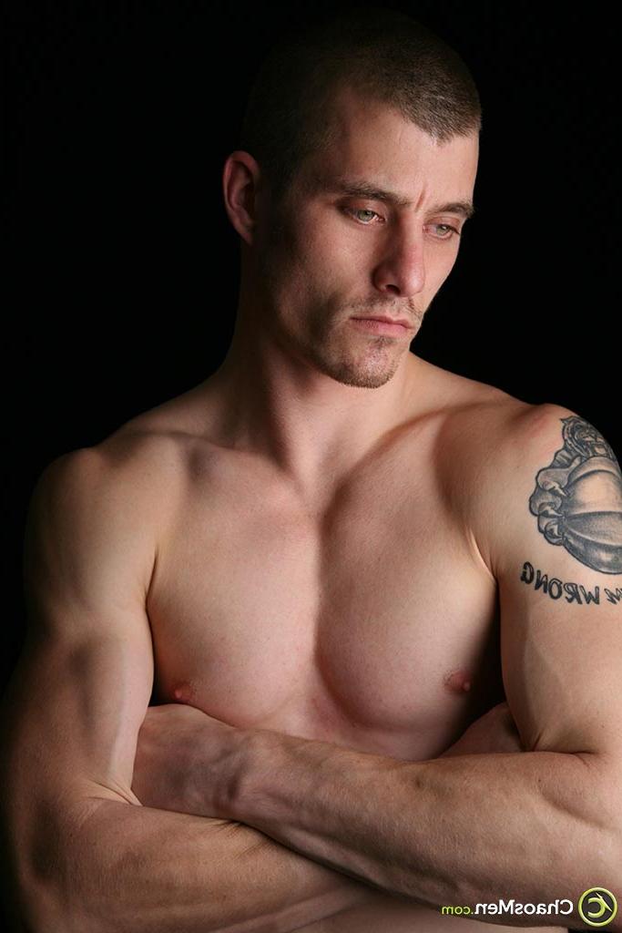 20P Muscular stud Franke strips fully naked and shows off his big cock