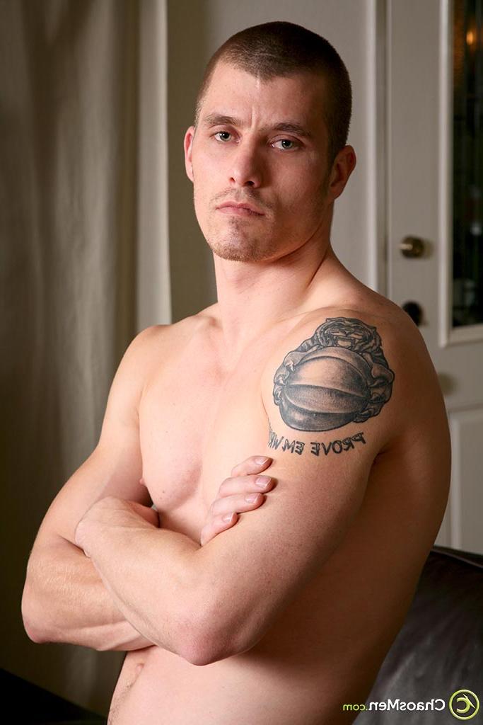 20P Muscular stud Franke strips fully naked and shows off his big cock