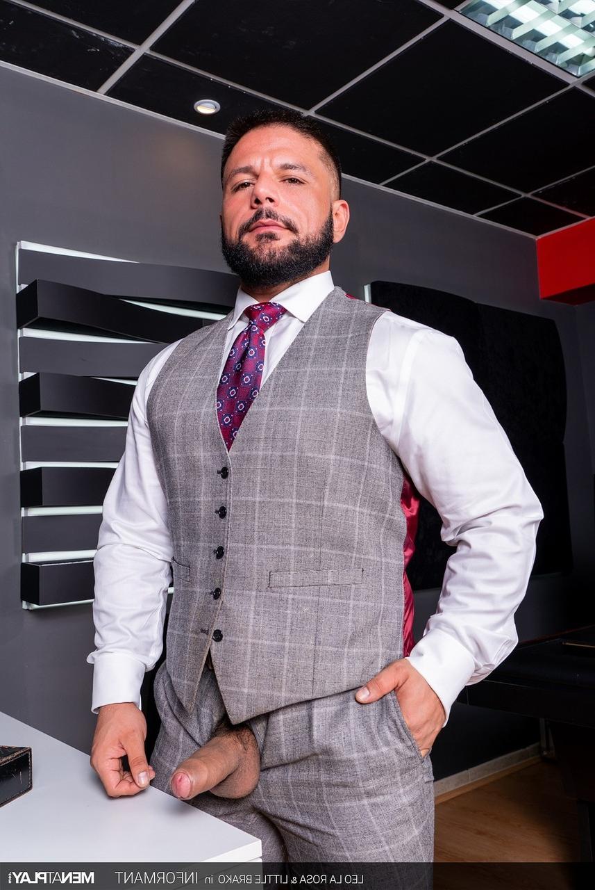 20P Revendedor de carros Leo La Rosa é fodido na bunda pelo gay gostoso Little Brako
