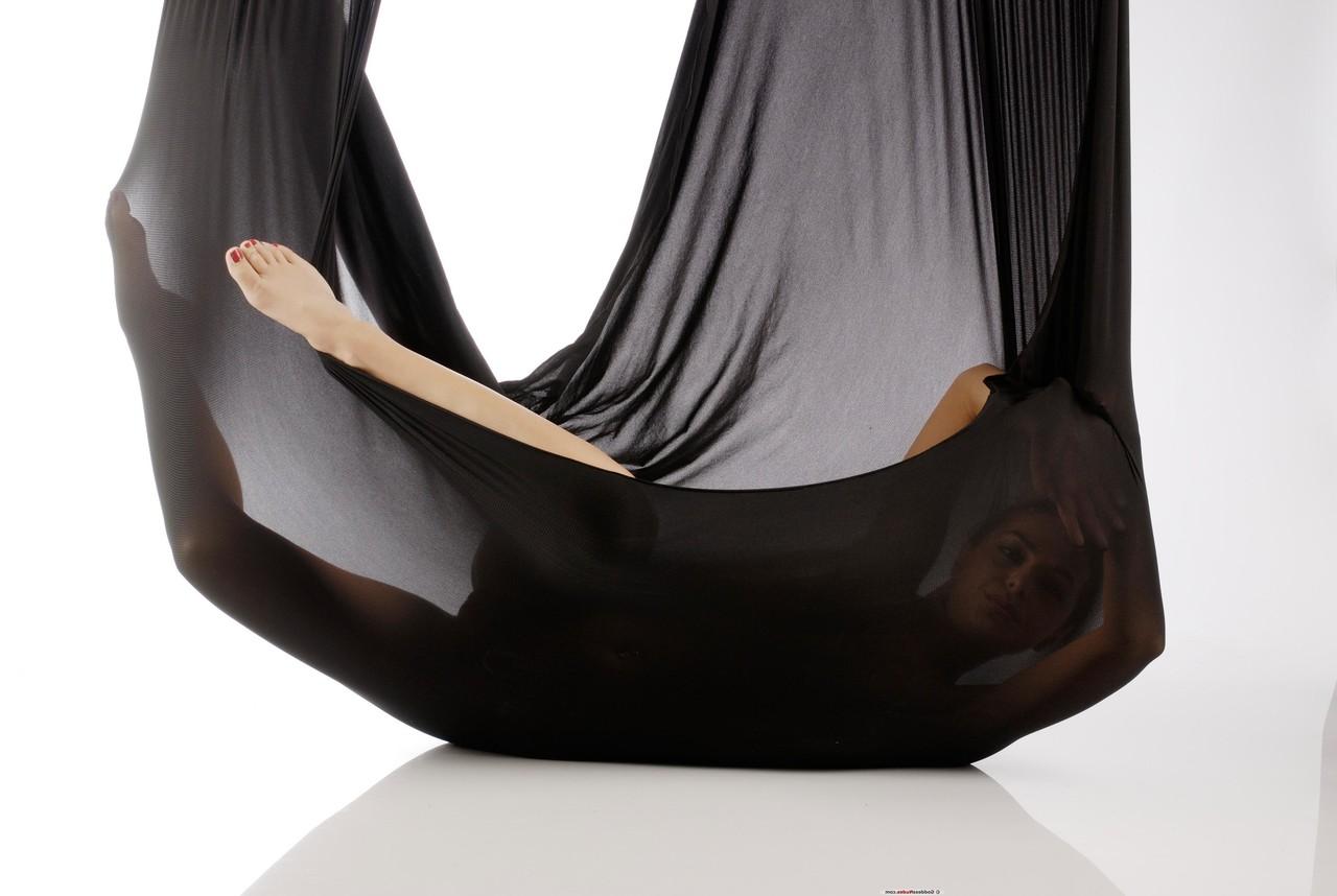 20P Déesse Nue Gabriella
