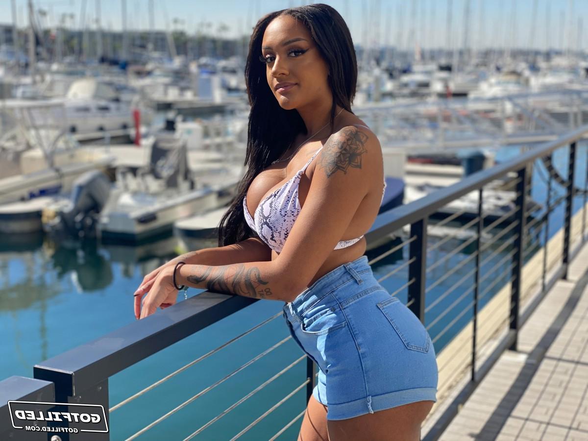 20P Latina MILF Zoey Sinn models a bikini at a marina prior to oral & vaginal sex