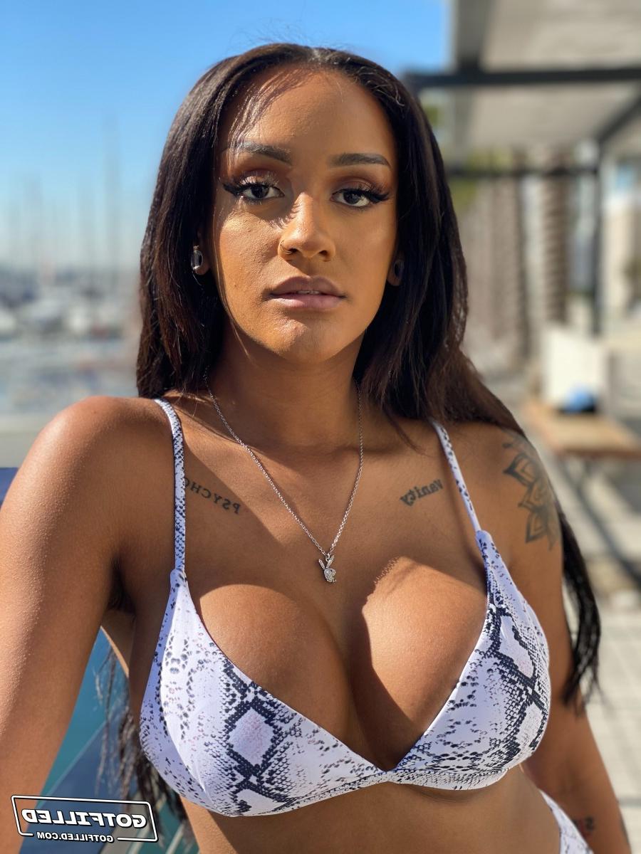 20P Latina MILF Zoey Sinn models a bikini at a marina prior to oral & vaginal sex