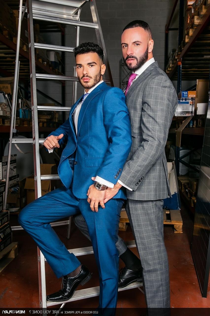 20P Les latinos gays SLeo Rosso et Pol Prince se baisent les gros culs au travail