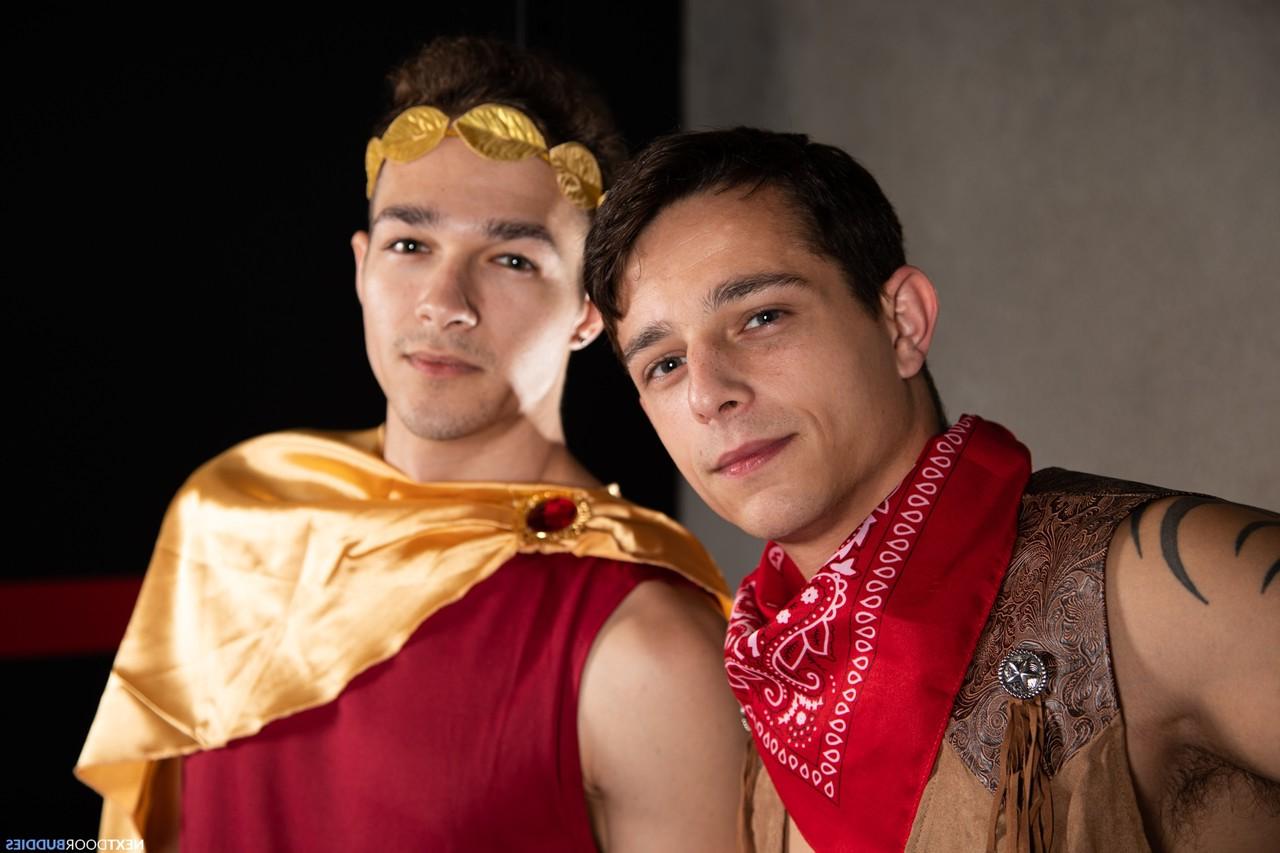 20P Gay cowboys Jayden Marcos & Kyle Wyncrest strip & have anal sex at the gym