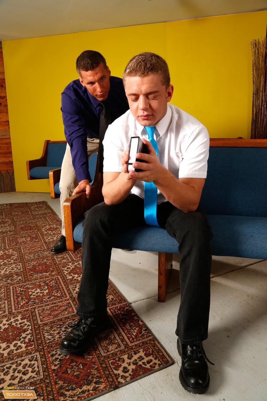 20P Gay college studs Ian Levine & Rod Peterson blowing cock & having anal sex