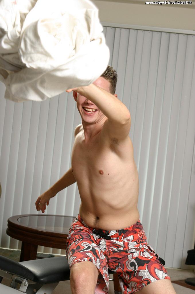 20P Sweet twink Joey Skyhawk exercises before stripping and masturbating