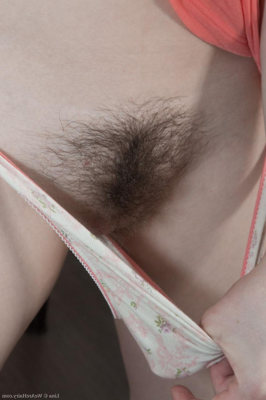 18P Pretty student Lina frees large breasts & toys her hairy pussy at her desk
