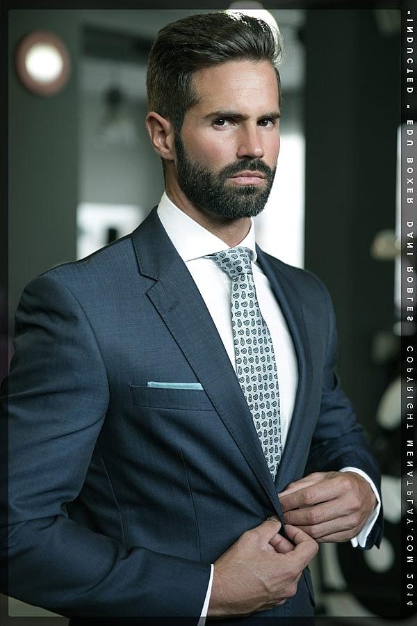 20P Les beaux hommes d'affaires gays Dani Robles et Edu Boxer baisent à la salle de sport