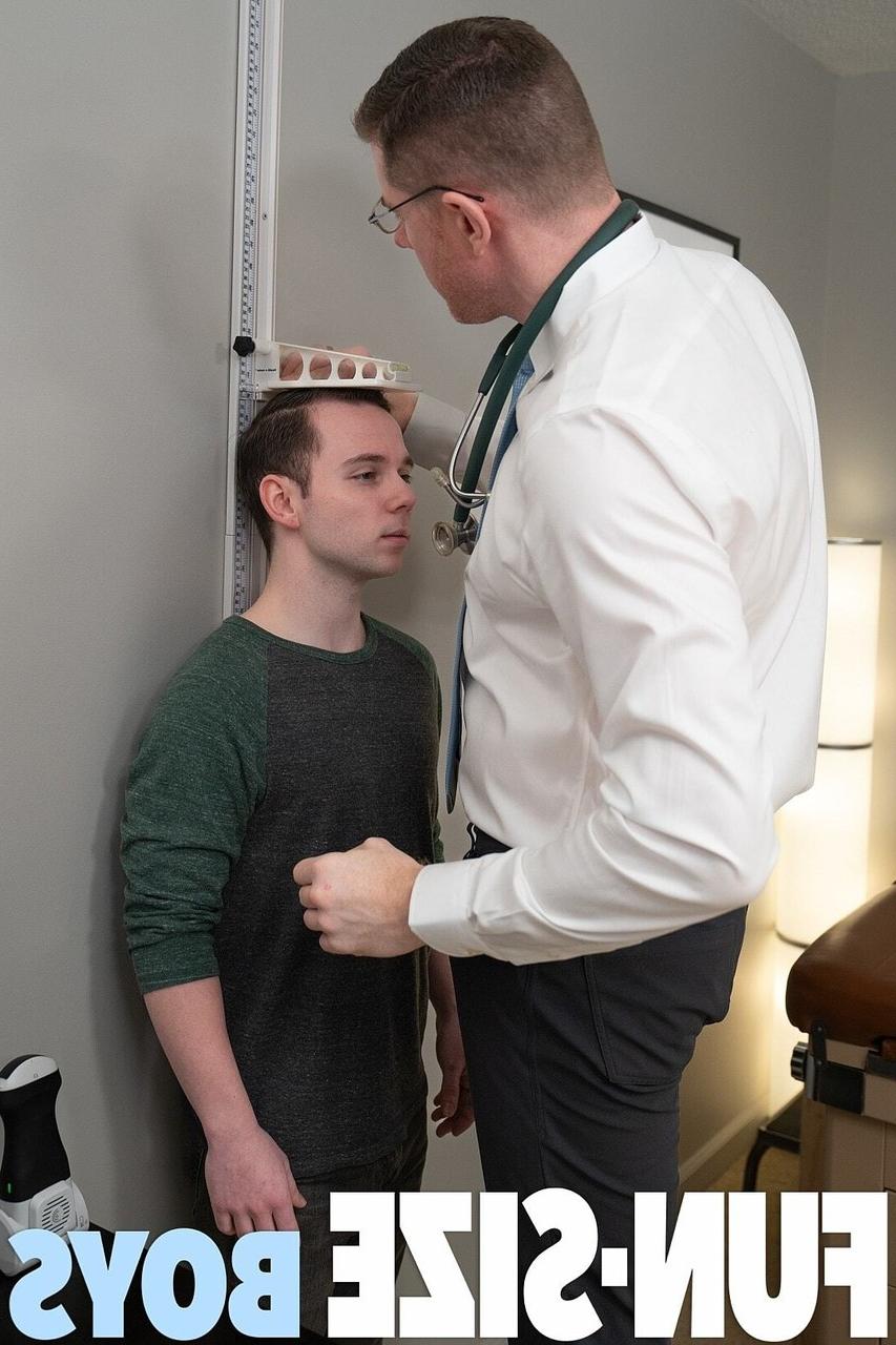 20P Short twink Danny gets stripped, examined & analized by gay doctor Wolf