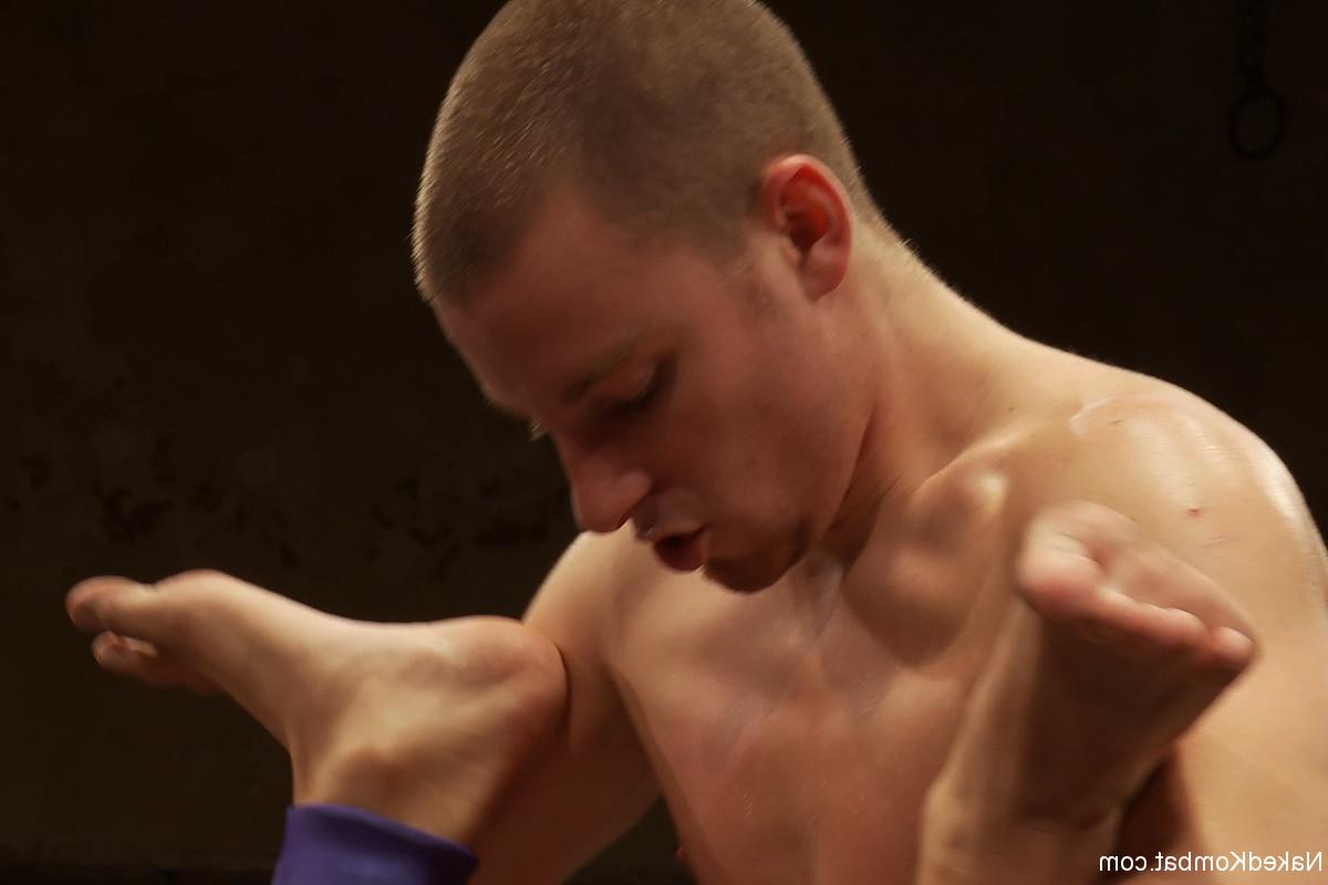 20P Naked Kombat Jake Austin, Sebastian Keys