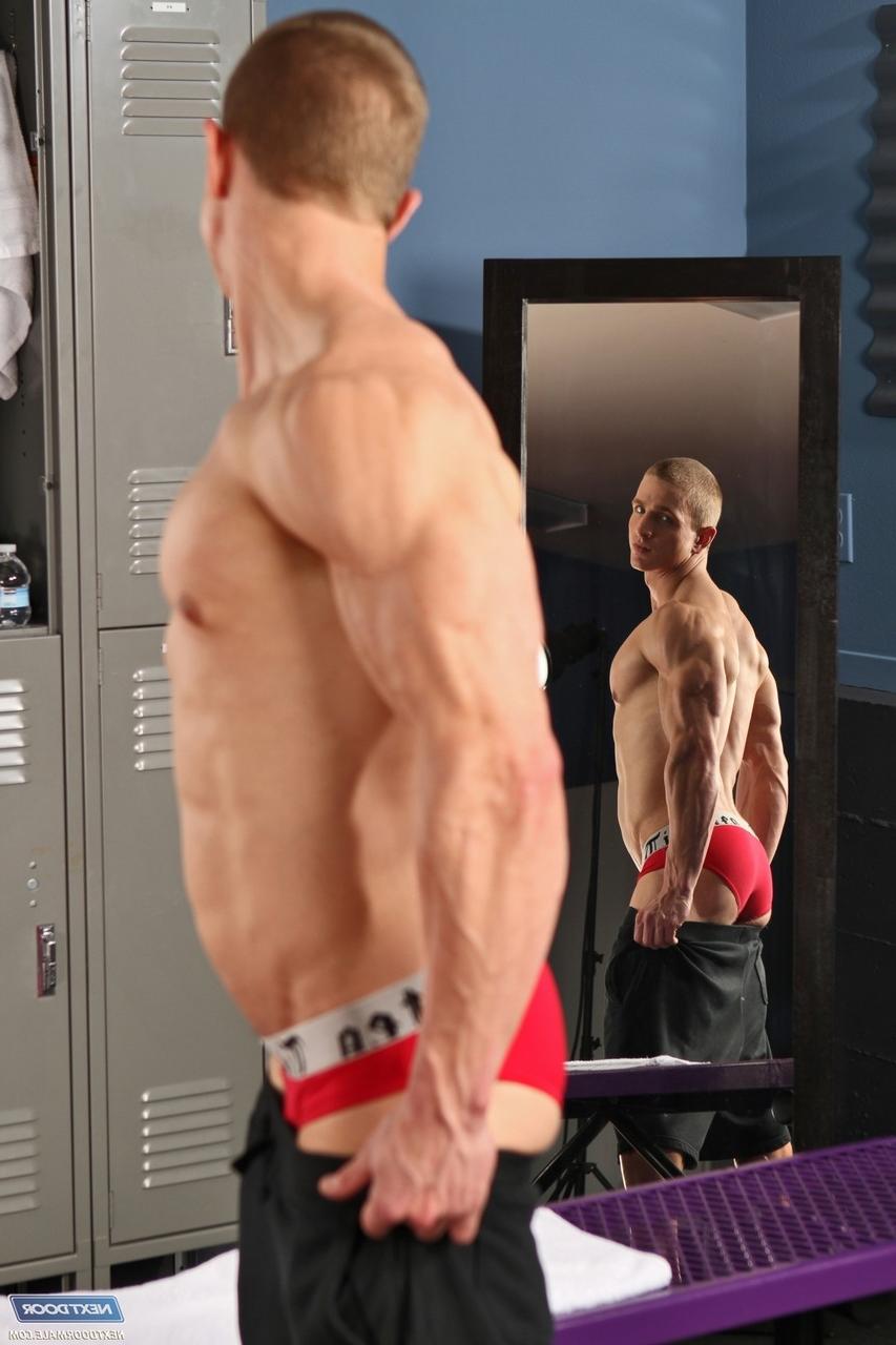 20P Gay athlete Marcus Mojo strips and shows his super sexy muscular body & dick