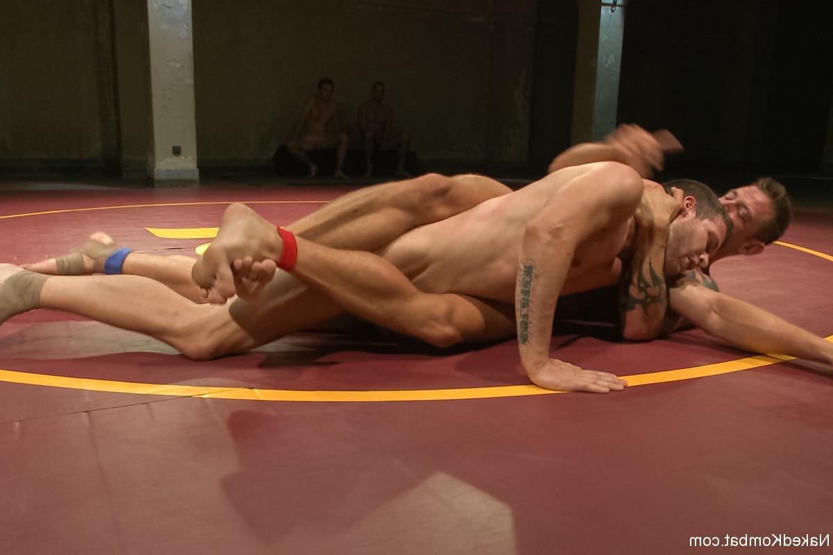 20P Hayden Richards et Jace Chambers nus dans Kombat