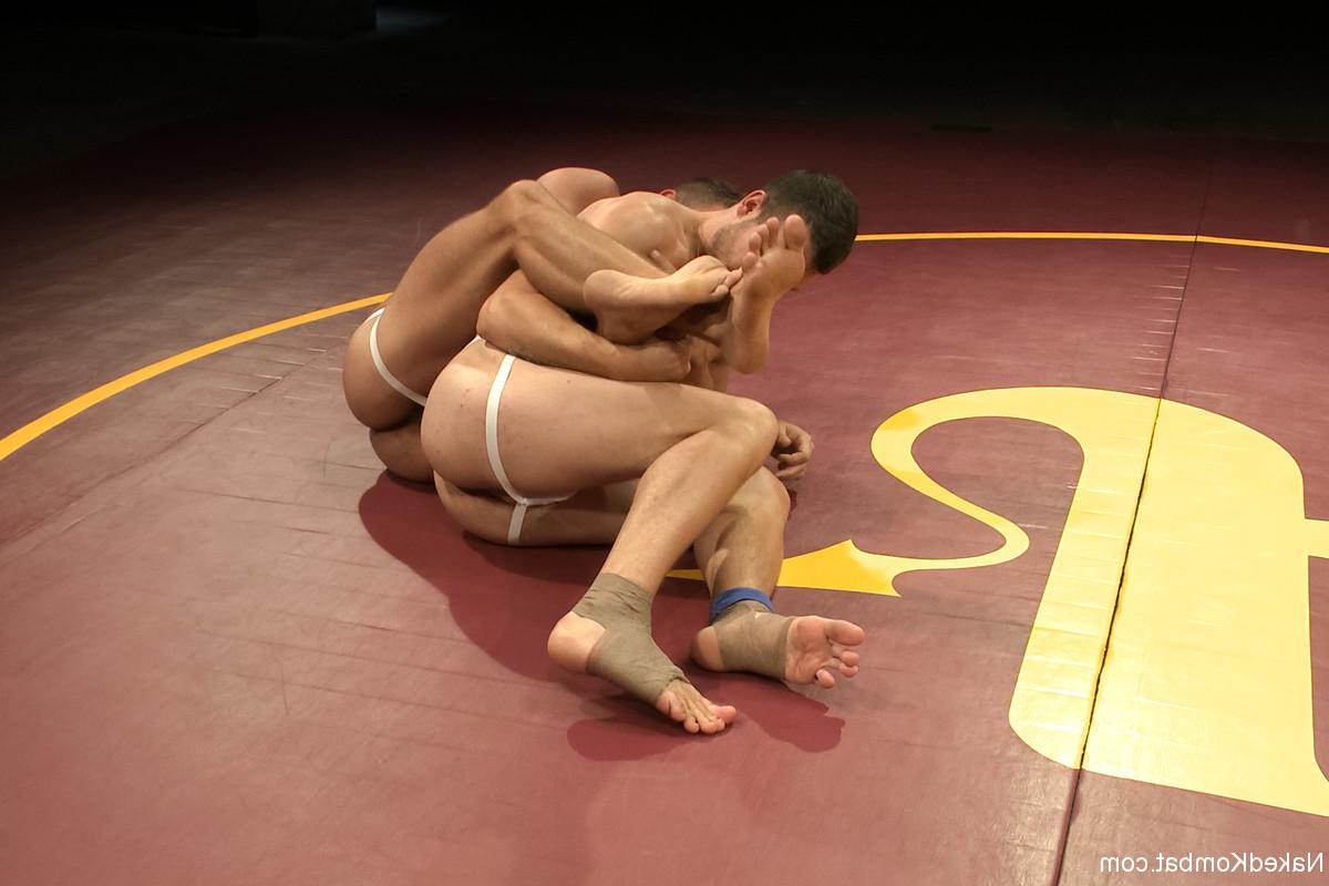 20P Hayden Richards et Jace Chambers nus dans Kombat