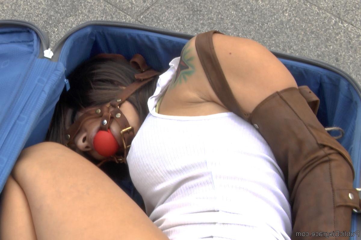 20P Public Disgrace Aris Dark, Rob Diesel